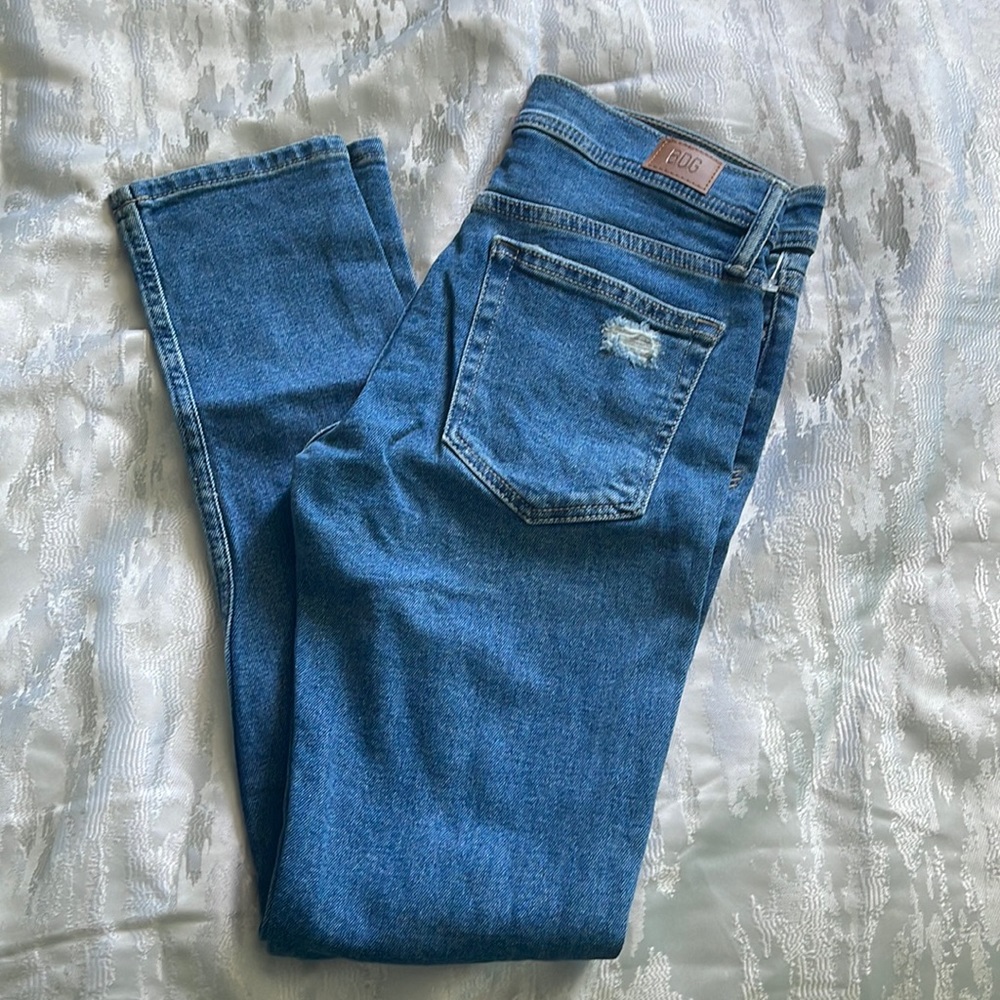 BRAND NEW UO JEANS